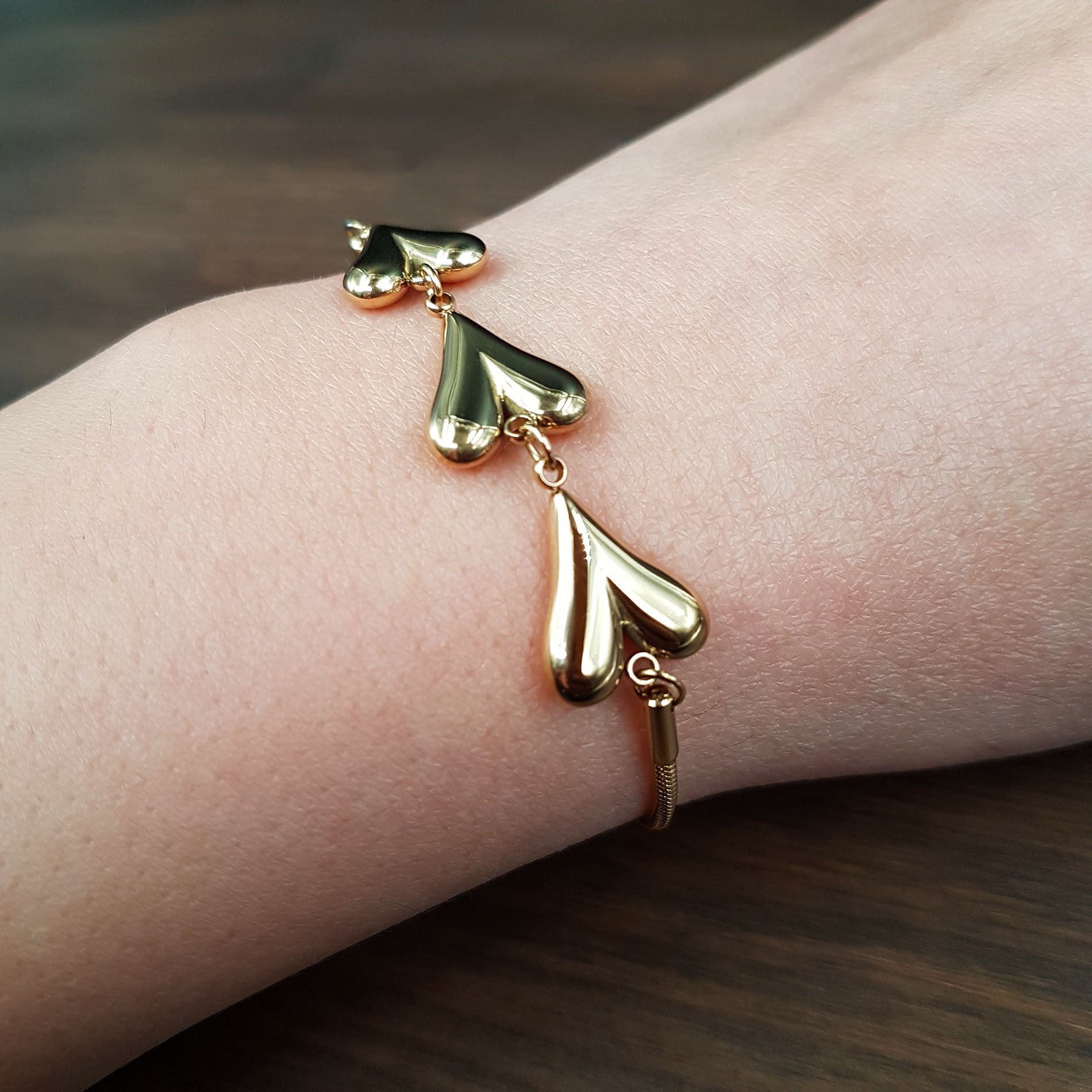 Altın Kaplama Kalpli Çelik Bileklik