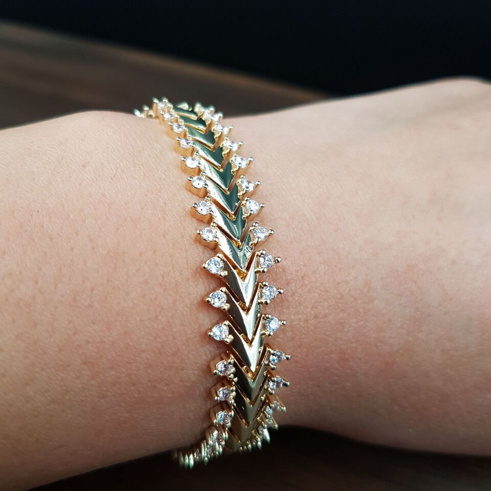 Balık Sırtı Tasarım Taşlı Kadın Çelik Bileklik