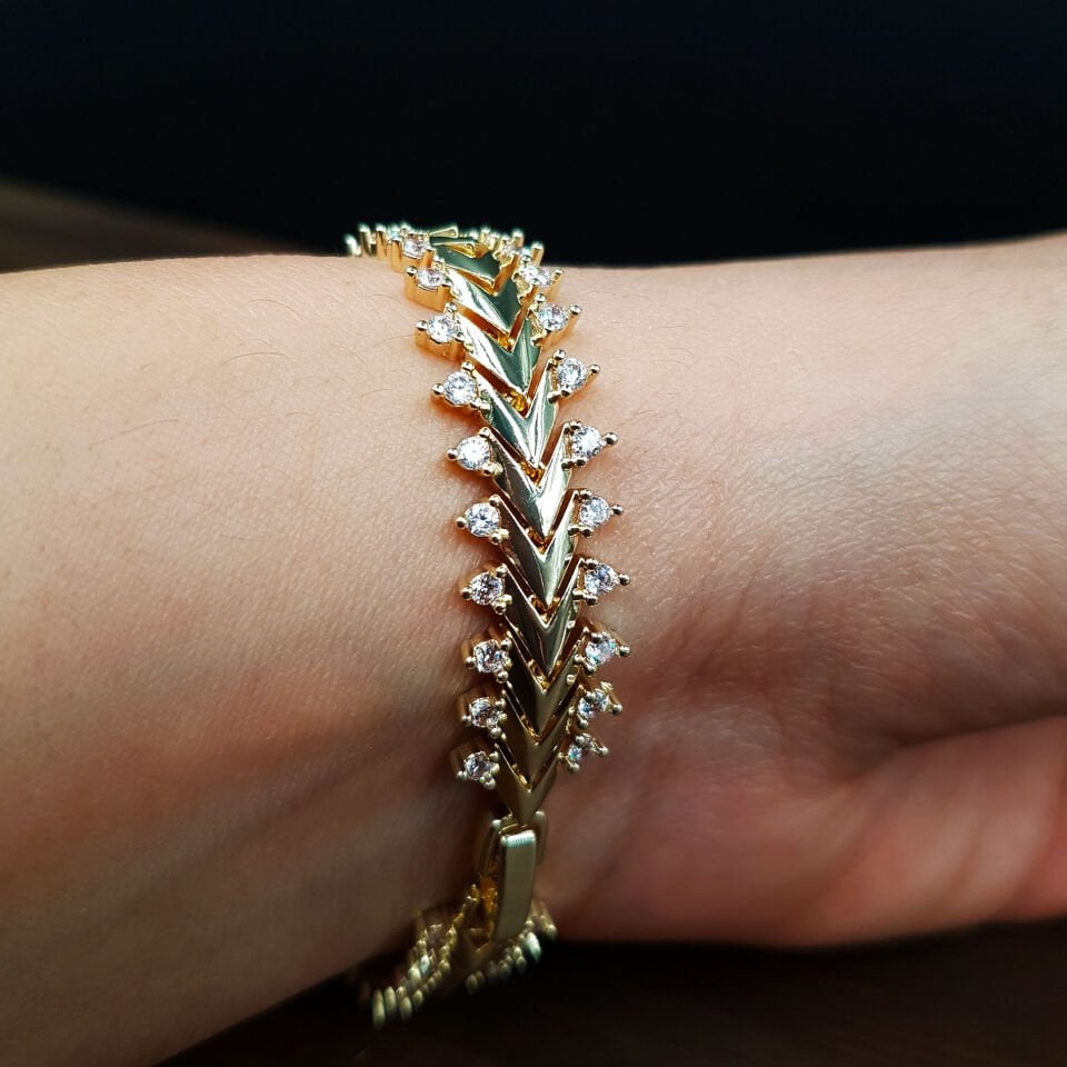 Balık Sırtı Tasarım Taşlı Kadın Çelik Bileklik