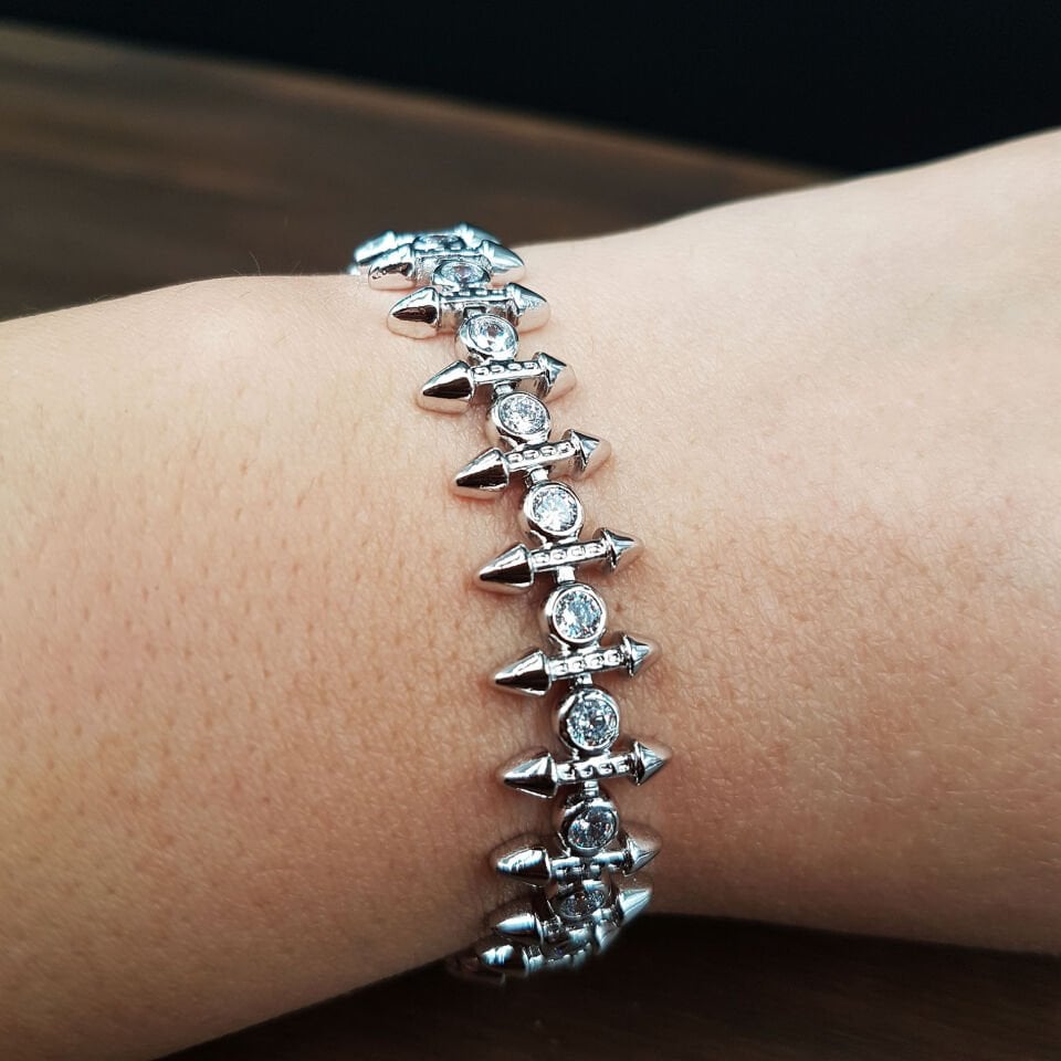 Çivili Zirkon Taş Model Kadın Çelik Bileklik