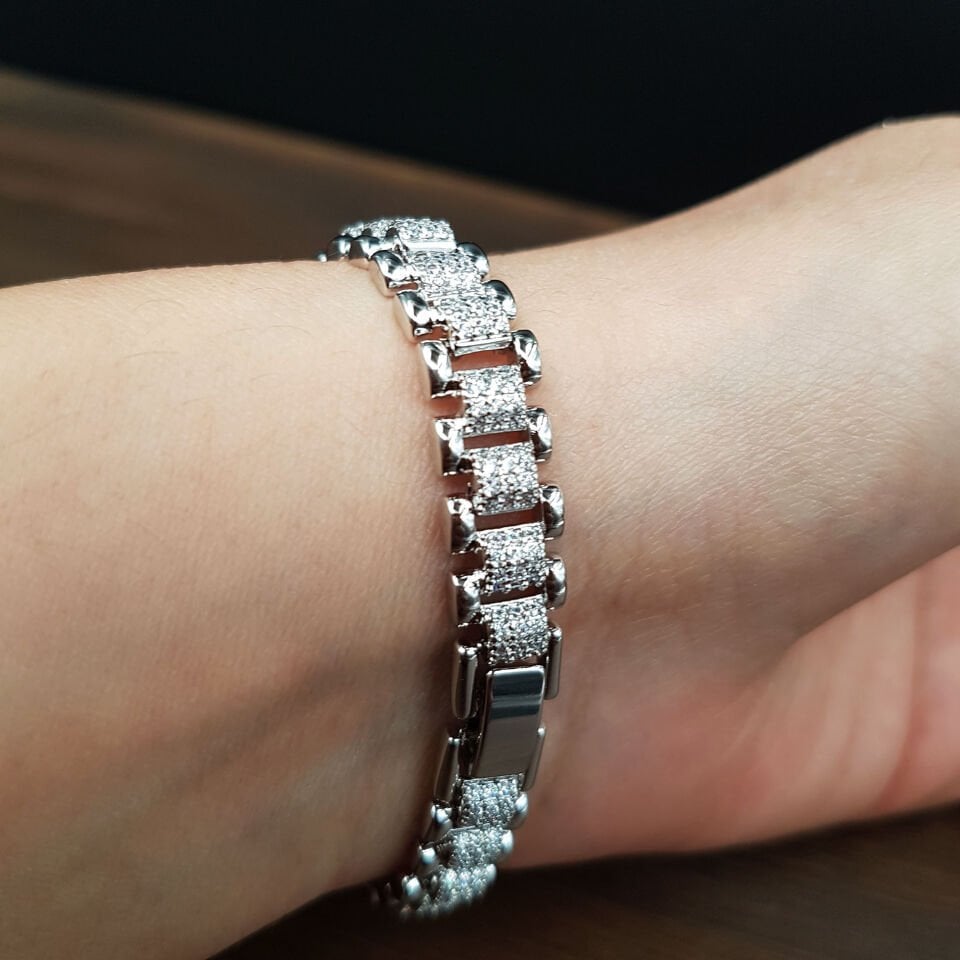 Gümüş Renk Taşlı Kadın Çelik Bileklik