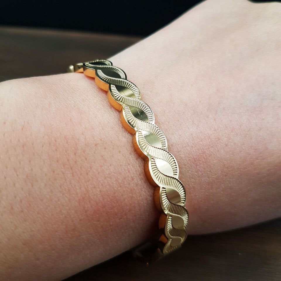 Gold Renk Burgu Tasarım Kadın Çelik Kelepçe