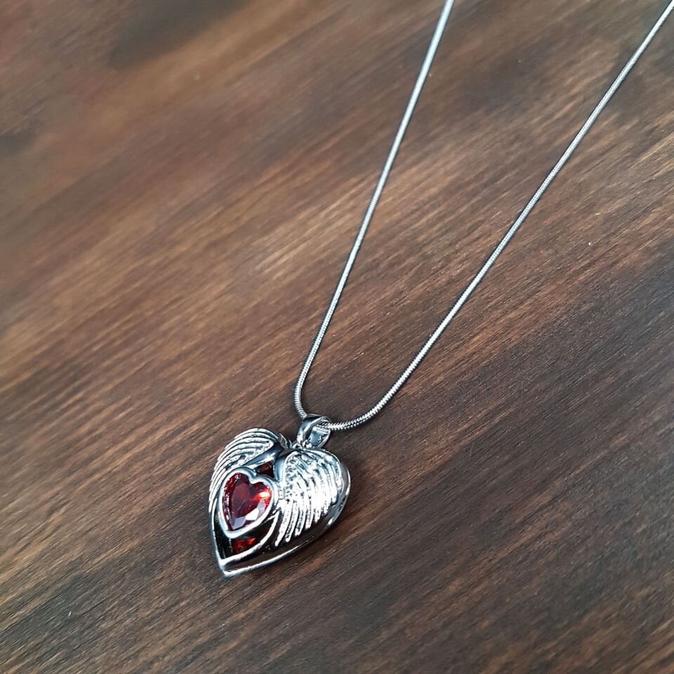 Kırmızı Taşlı Kalp Kadın Çelik Kolye
