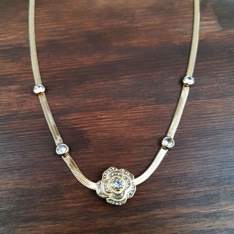 Balık Sırtı Gül Model Kadın Çelik Kolye