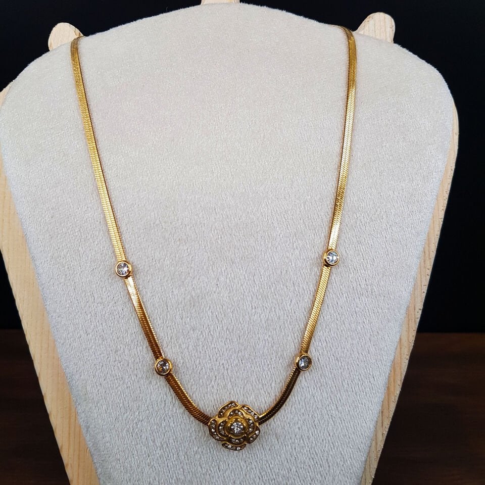 Balık Sırtı Gül Model Kadın Çelik Kolye