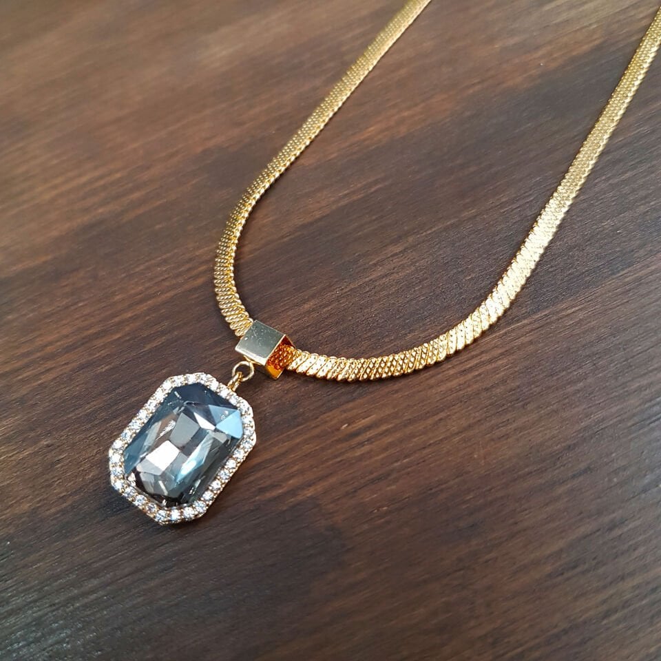 Gold Renk Taşlı Baget Kadın Çelik Kolye