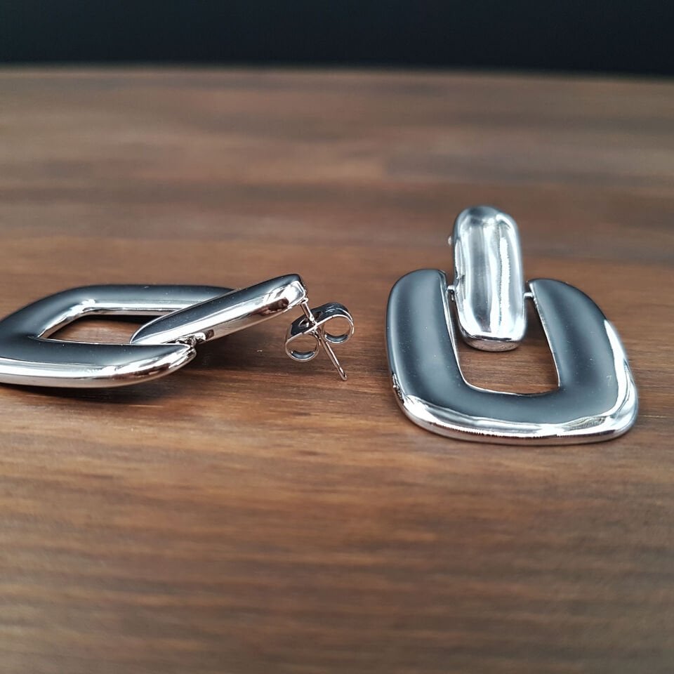 Gümüş Renk Kadın Çelik Küpe