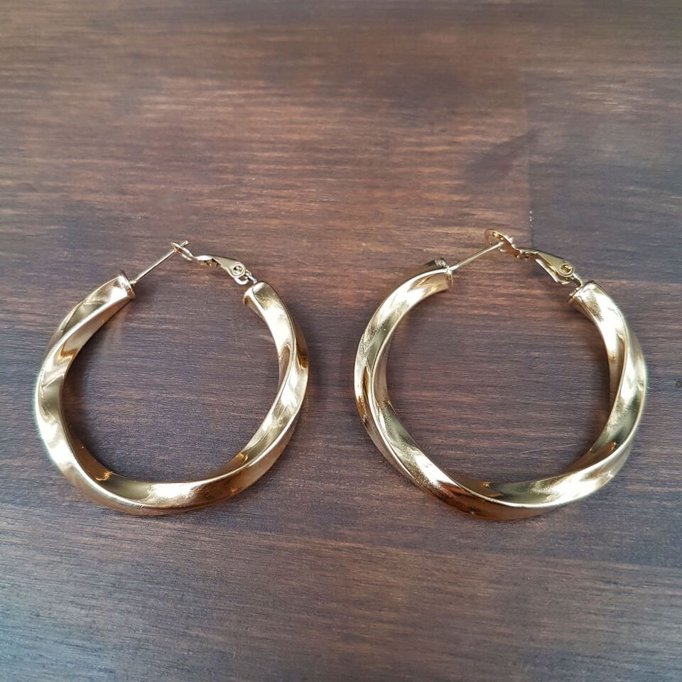 Burgu Halka Tasarım Gold Kadın Çelik Küpe