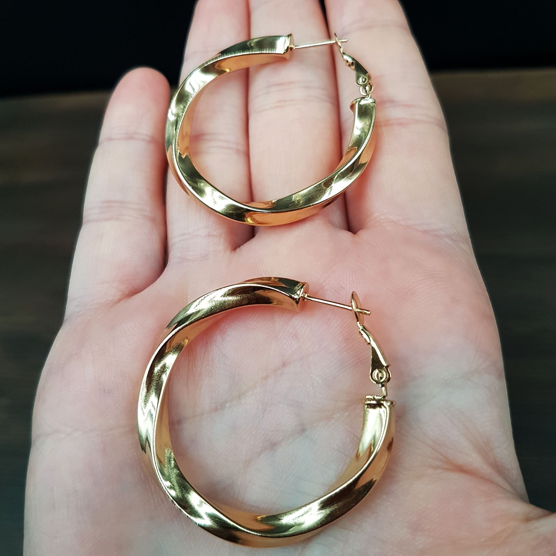 Burgu Halka Tasarım Gold Kadın Çelik Küpe