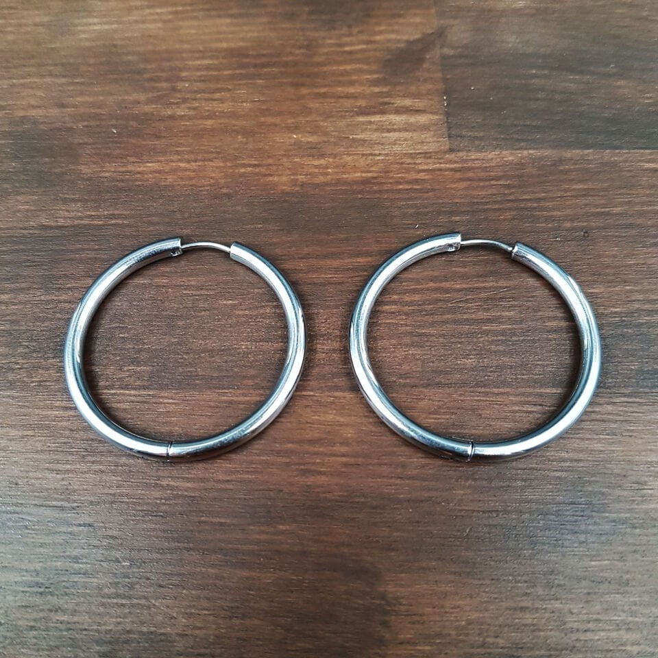 Gümüş Renk Halka Tasarım Çelik Küpe