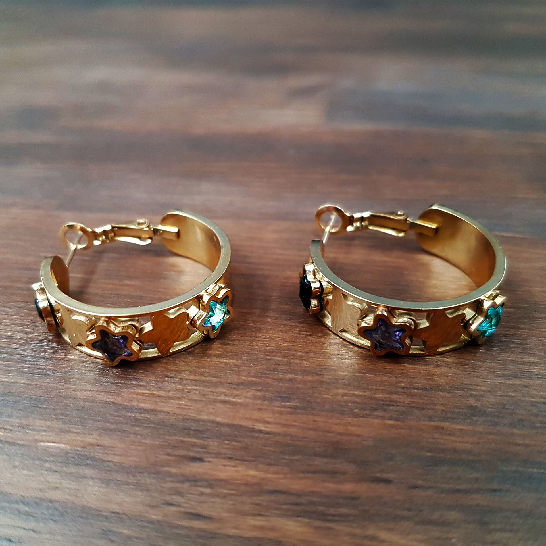 Yıldız Taş Tasarımlı Gold Çelik Küpe