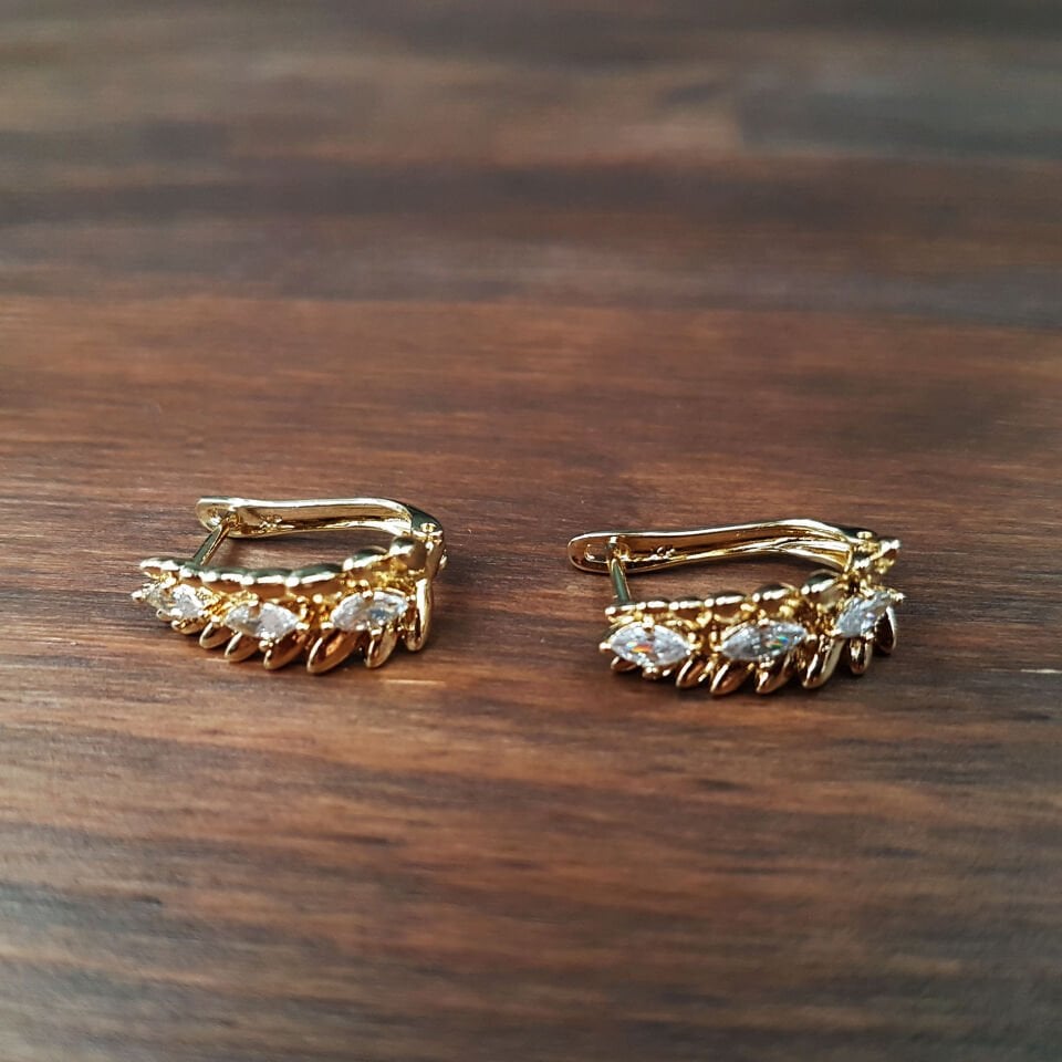 Yaprak Tasarım Taşlı Kadın Çelik Küpe