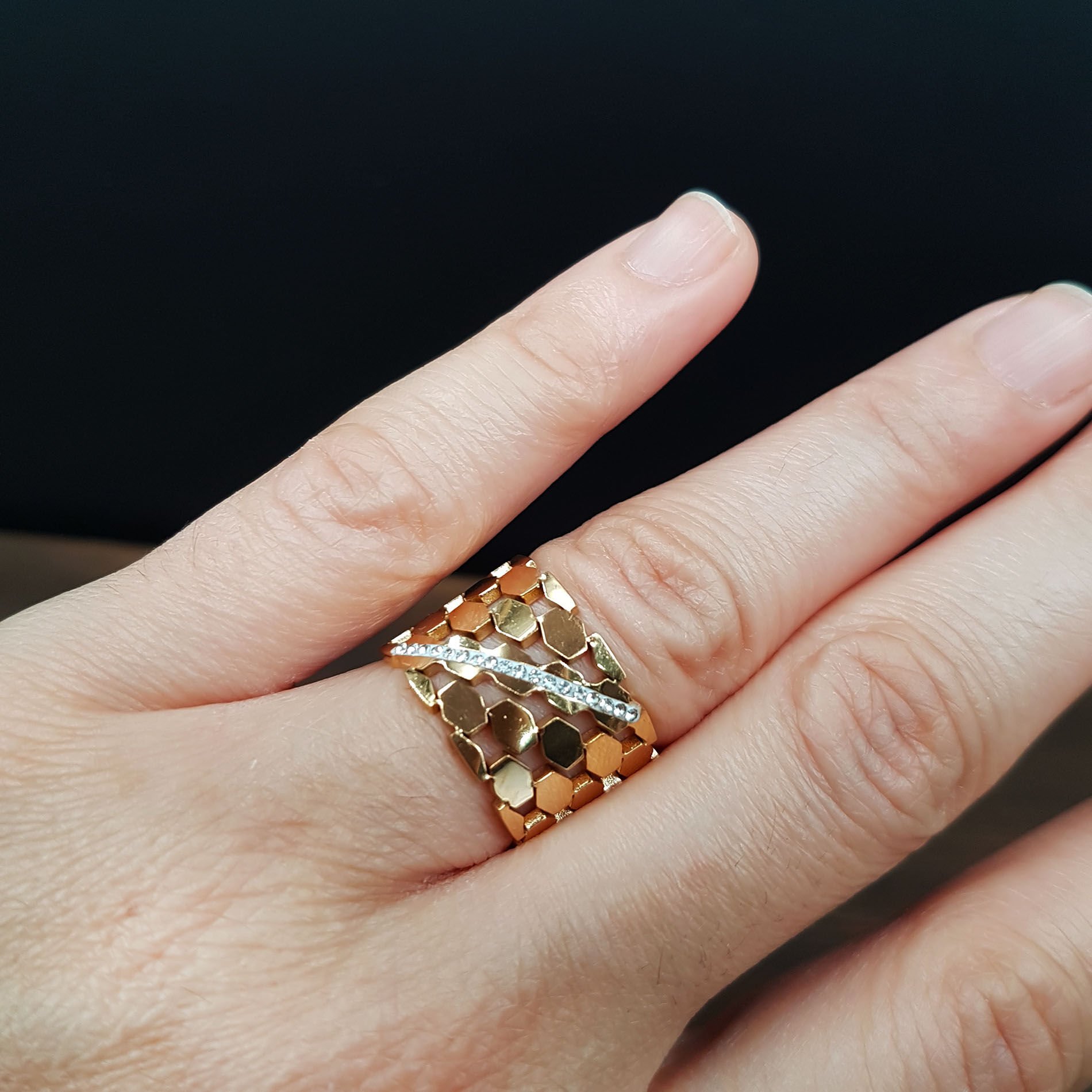 Petek Tasarım Taşlı Gold Kadın Çelik Yüzük