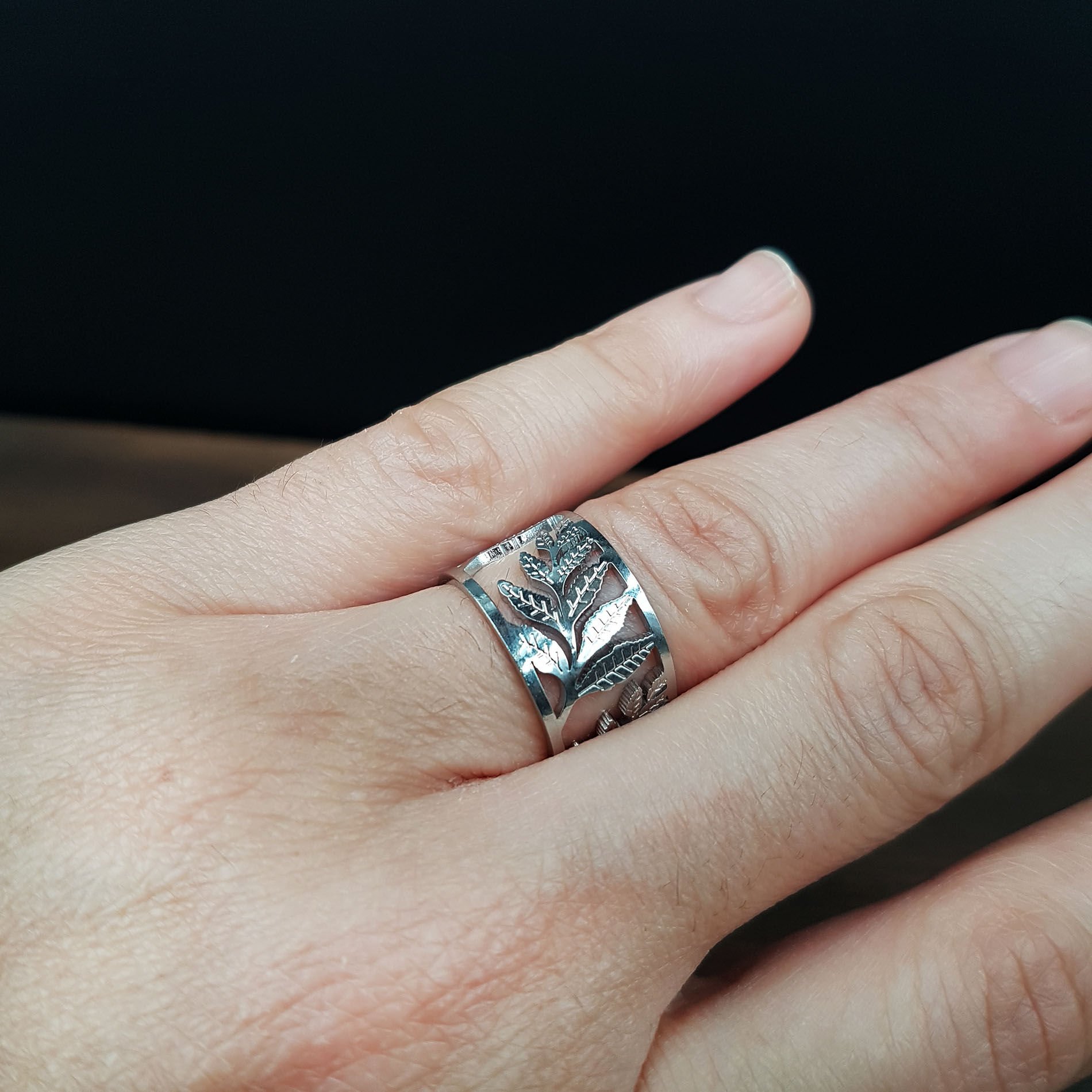 Yaprak Tasarım Gümüş Renk Kadın Çelik Yüzük